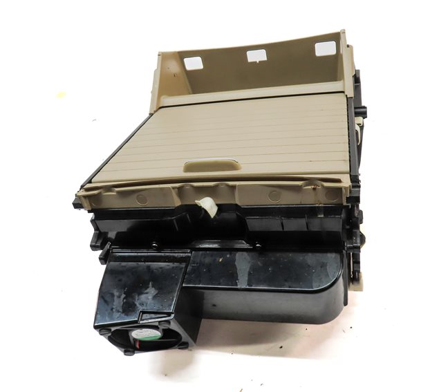 Thumbnail 2: 2014 MERCEDES GL450 (X166) FRONT CENTER CONSOLE HEATED COOLED CUP HOLDER (Beige)