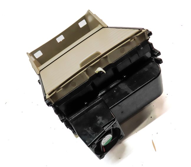 Thumbnail 3: 2014 MERCEDES GL450 (X166) FRONT CENTER CONSOLE HEATED COOLED CUP HOLDER (Beige)