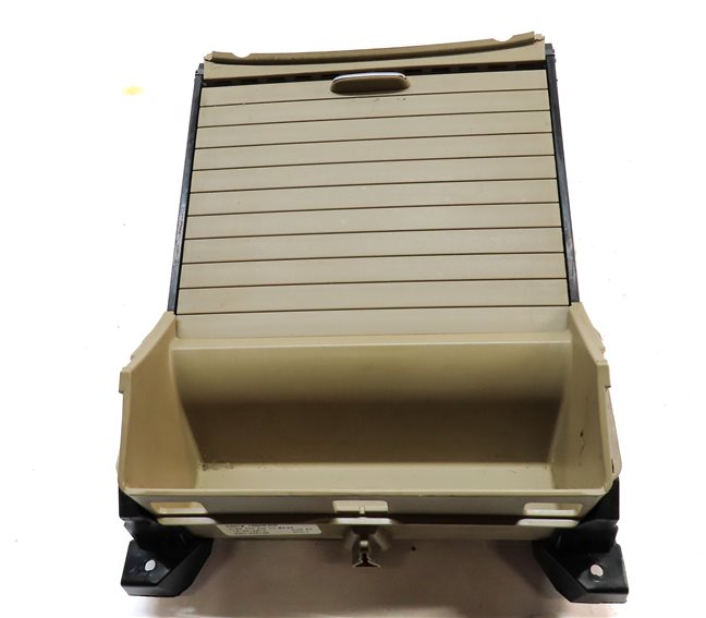 Thumbnail 5: 2014 MERCEDES GL450 (X166) FRONT CENTER CONSOLE HEATED COOLED CUP HOLDER (Beige)