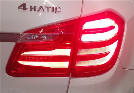 Thumbnail 2: 13-16 MERCEDES GL350 GL450 GL550 (X166) RIGHT REAR INNER TAILLIGHT LIGHT LAMP