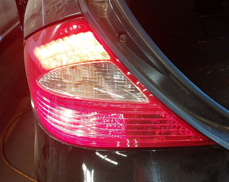 Thumbnail 2: 06-08 MERCEDES CLS55 CLS63 CLS500 CLS550 (W219) LEFT REAR TAILLIGHT BRAKE LIGHT