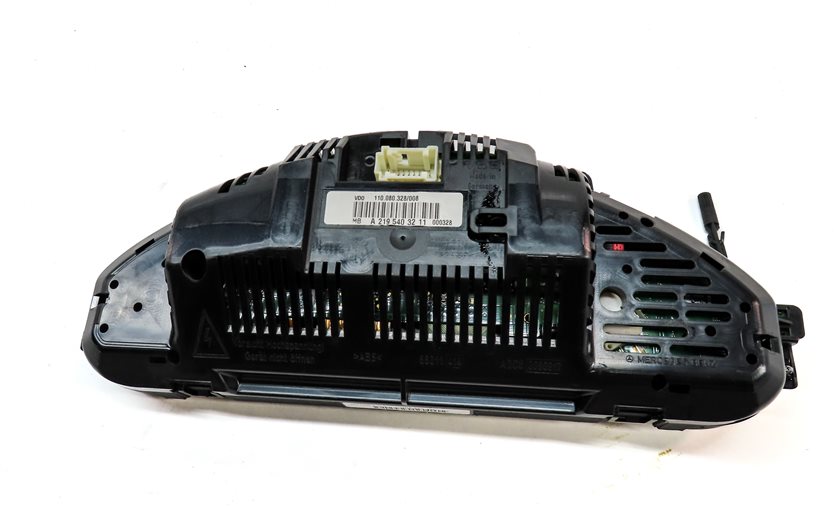 Thumbnail 5: 2007 MERCEDES CLS63 AMG (W219) DASH SPEEDOMETER INSTRUMENT GAUGE CLUSTER (161k)