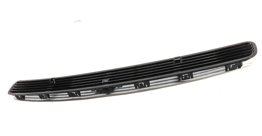 Thumbnail 2: 2007 MERCEDES CLS63 AMG (W219) FRONT UPPER HOOD GRILLE VENT w/ WASHER NOZZLES
