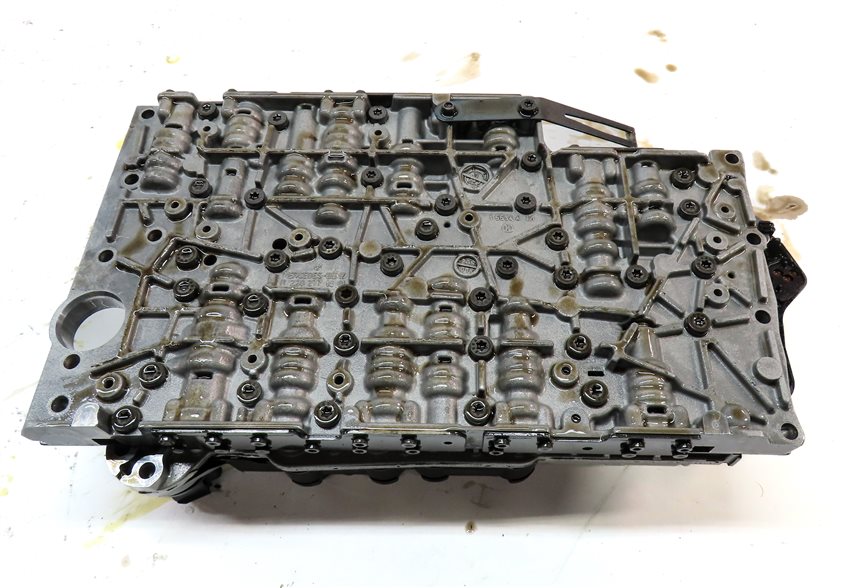 Thumbnail 6: 07-08 MB E63 CLK63 CLS63 AMG AUTOMATIC TRANSMISSION VALVE BODY w/CONDUCTOR PLATE