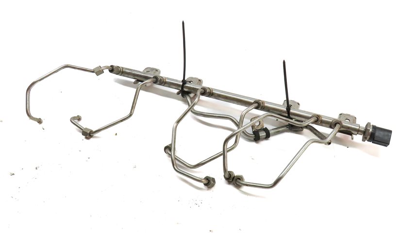 Thumbnail 1: 2012 BMW X3 (F25) 3.0L (N55) ENGINE GAS FUEL RAIL w/ PRESSURE SENSOR & LINES
