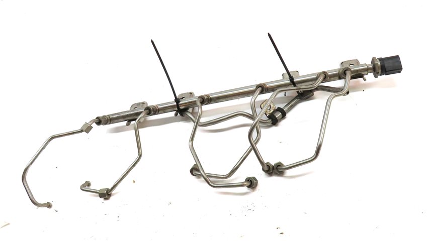 Thumbnail 2: 2012 BMW X3 (F25) 3.0L (N55) ENGINE GAS FUEL RAIL w/ PRESSURE SENSOR & LINES