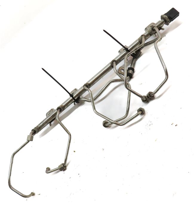 Thumbnail 3: 2012 BMW X3 (F25) 3.0L (N55) ENGINE GAS FUEL RAIL w/ PRESSURE SENSOR & LINES