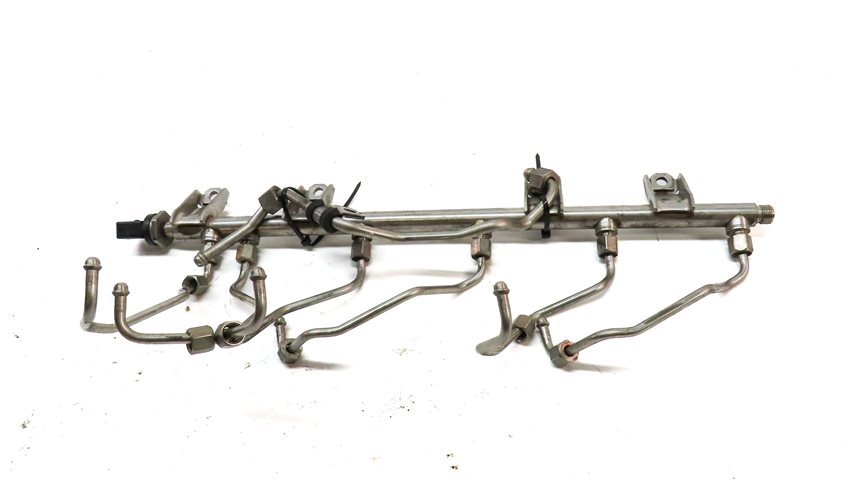 Thumbnail 5: 2012 BMW X3 (F25) 3.0L (N55) ENGINE GAS FUEL RAIL w/ PRESSURE SENSOR & LINES