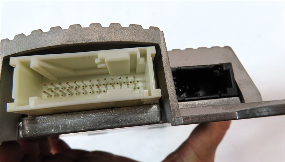 Thumbnail 5: 11-16 BMW 3 / 7 / X3 (F01 F25 F30) BLUETOOTH TELEMATICS COMBOX CONTROL MODULE