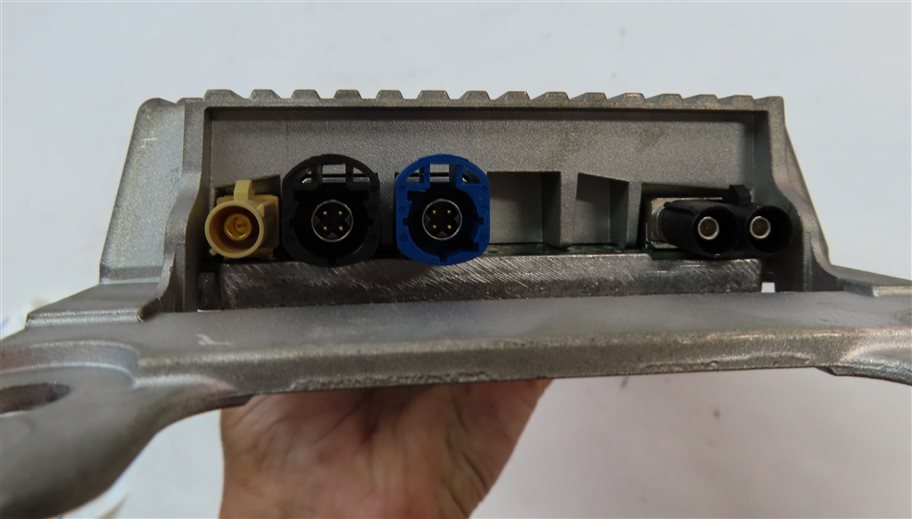 Thumbnail 6: 11-16 BMW 3 / 7 / X3 (F01 F25 F30) BLUETOOTH TELEMATICS COMBOX CONTROL MODULE