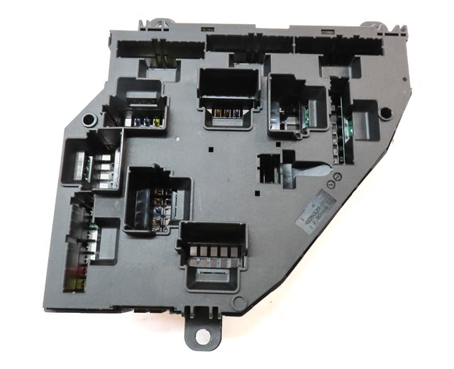 Thumbnail 4: 2011-2012 BMW X3 (F25) REAR TRUNK MOUNT POWER DISTRIBUTION RELAY FUSE BOX