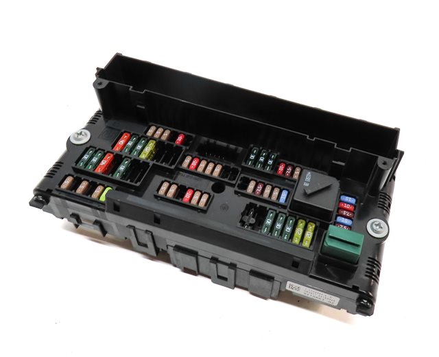 Thumbnail 1: 2012 BMW X3 (F25) 3.0L (N55) ENGINE FRONT POWER DISTRIBUTION FUSE RELAY BOX