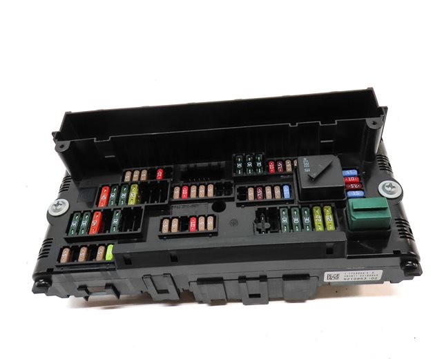 Thumbnail 2: 2012 BMW X3 (F25) 3.0L (N55) ENGINE FRONT POWER DISTRIBUTION FUSE RELAY BOX