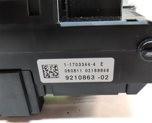 Thumbnail 5: 2012 BMW X3 (F25) 3.0L (N55) ENGINE FRONT POWER DISTRIBUTION FUSE RELAY BOX