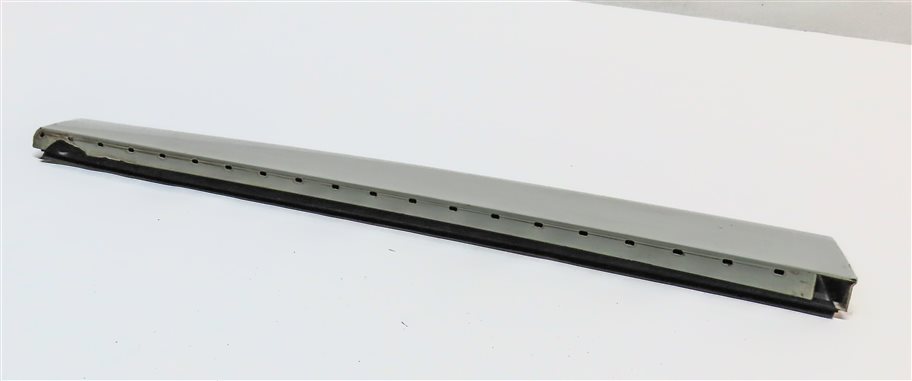 11-18 BMW X3 X4 F25 F26 FRONT LEFT LOWER DOOR MOULDING TRIM (w/ M PKG) (White)