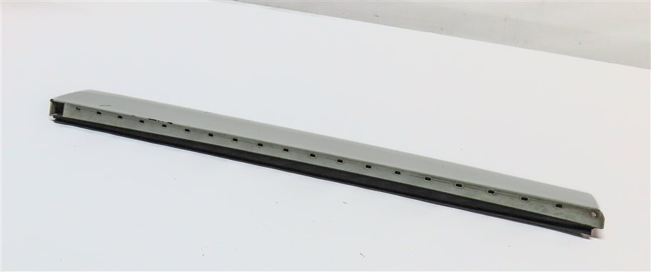 Thumbnail 1: 11-18 BMW X3 X4 F25 F26 FRONT RIGHT LOWER DOOR MOULDING TRIM (w/ M PKG) (White)