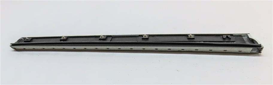 Thumbnail 6: 11-18 BMW X3 X4 F25 F26 FRONT RIGHT LOWER DOOR MOULDING TRIM (w/ M PKG) (White)