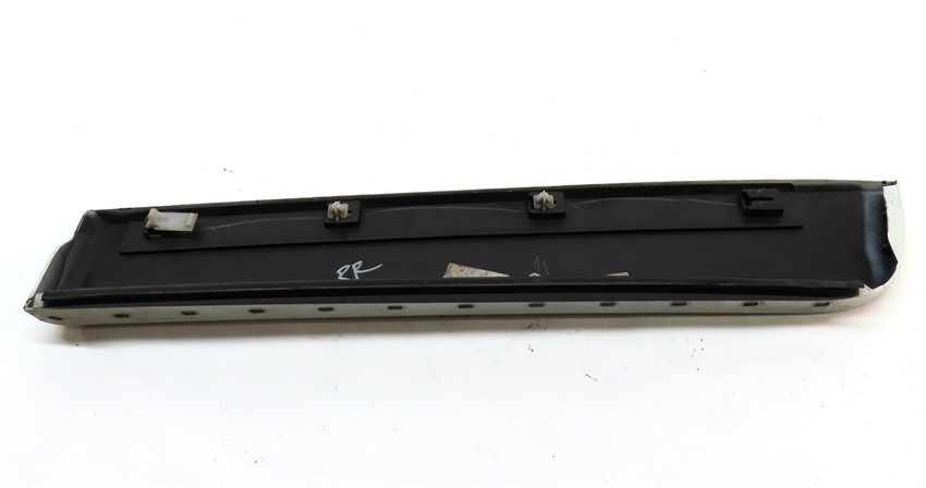Thumbnail 5: 11-18 BMW X3 X4 (F25 F26) REAR RIGHT LOWER DOOR MOULDING TRIM (w/ M PKG) (White)