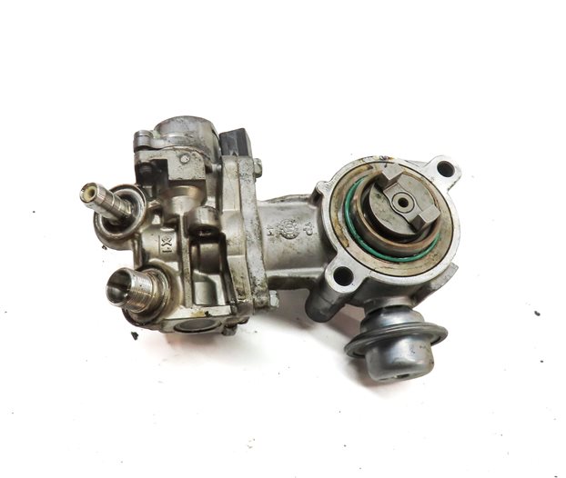 Thumbnail 2: 12-15 MERCEDES C250 SLK250 (R172 W204) 1.8L TURBO ENGINE HIGH PRESSURE FUEL PUMP