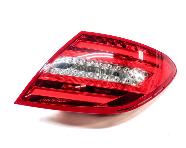 Thumbnail 3: 12-15 MERCEDES BENZ C250 C300 C350 (W204) RIGHT PASSENGER TAILLIGHT BRAKE LIGHT