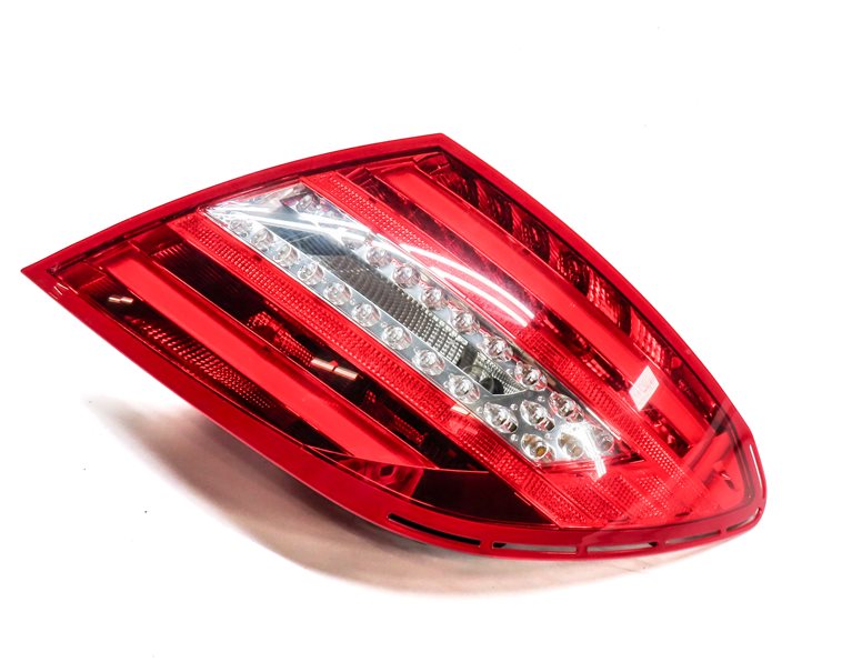 Thumbnail 4: 12-15 MERCEDES BENZ C250 C300 C350 (W204) RIGHT PASSENGER TAILLIGHT BRAKE LIGHT