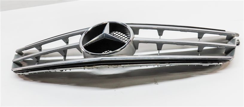 Thumbnail 2: 08-12 MERCEDES C-CLASS (W204) FRONT HOOD GRILLE AIR VENT TRIM (SPORT PACKAGE)