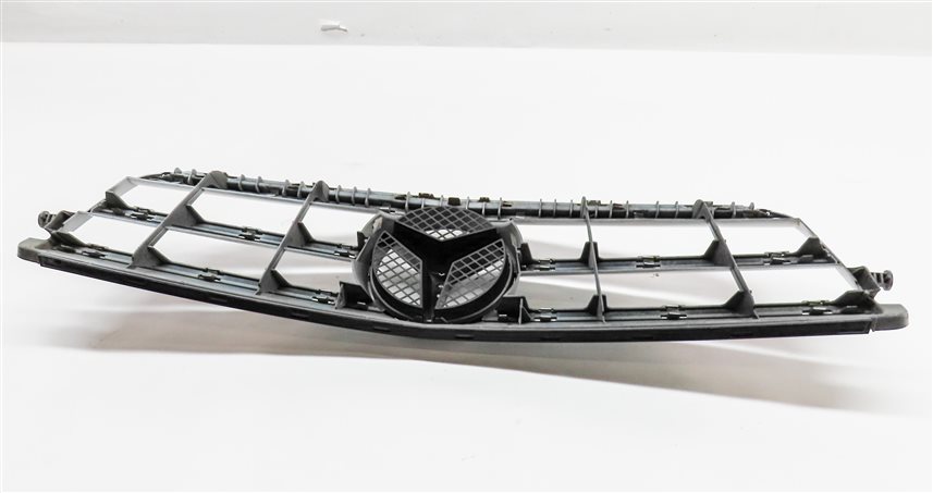 Thumbnail 6: 08-12 MERCEDES C-CLASS (W204) FRONT HOOD GRILLE AIR VENT TRIM (SPORT PACKAGE)