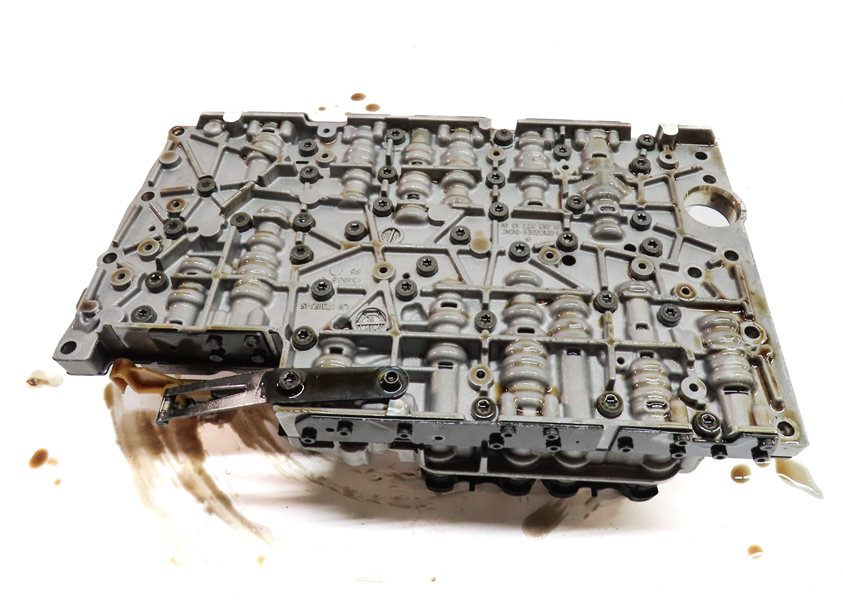 Thumbnail 6: 12-15 MERCEDES C250 C350 SLK250 SLK350 (W204) TRANSMISSION VALVE BODY BLOCK