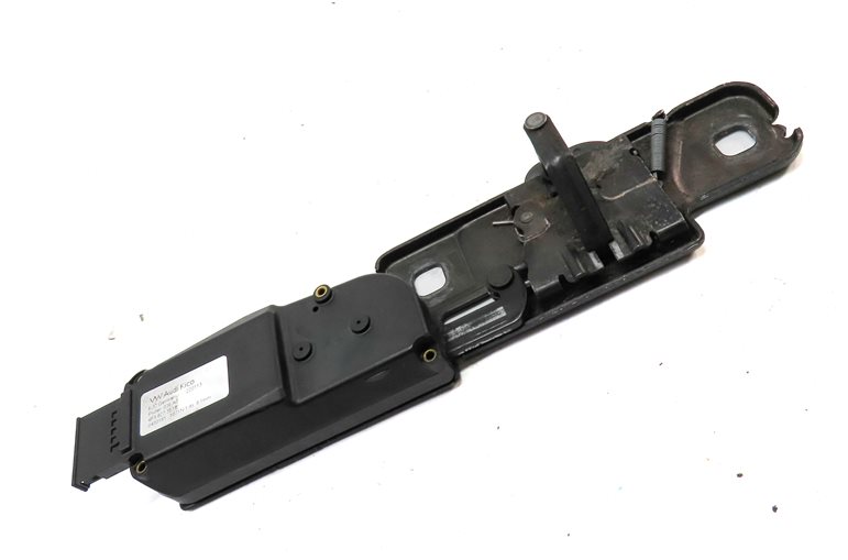 Thumbnail 3: 2013 AUDI Q7 (4L) REAR TRUNK TAILGATE LIFTGATE HATCH LID STRIKER PLATE ACTUATOR