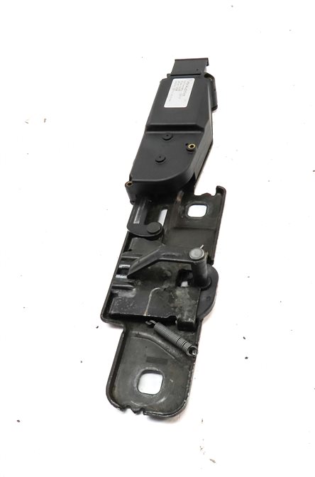 Thumbnail 4: 2013 AUDI Q7 (4L) REAR TRUNK TAILGATE LIFTGATE HATCH LID STRIKER PLATE ACTUATOR