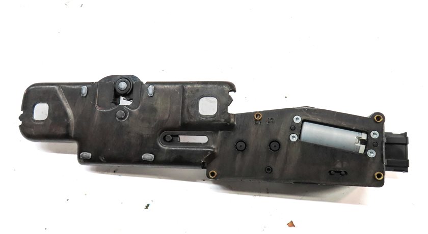 Thumbnail 6: 2013 AUDI Q7 (4L) REAR TRUNK TAILGATE LIFTGATE HATCH LID STRIKER PLATE ACTUATOR