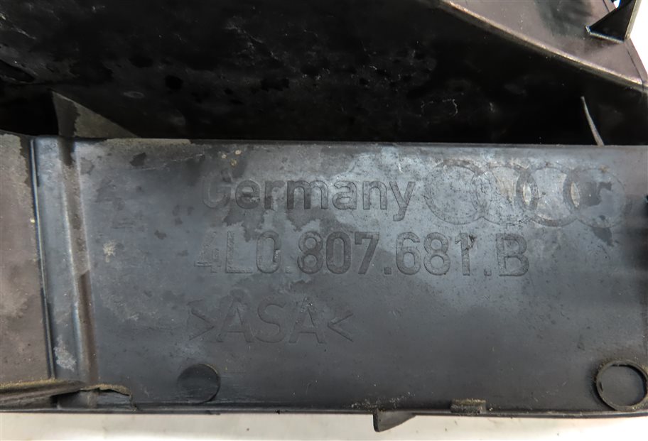 Thumbnail 6: 2013 AUDI Q7 (4L) FRONT LEFT DRIVER LOWER BUMPER VENT GRILLE TRIM END