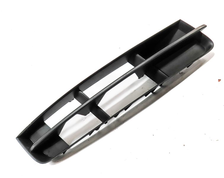 Thumbnail 3: 2013 AUDI Q7 (4L) FRONT RIGHT PASSENGER LOWER BUMPER VENT GRILLE TRIM END