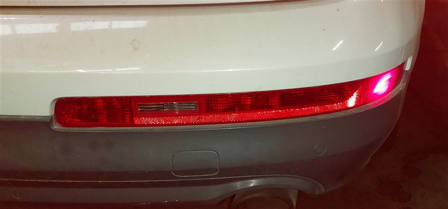 Thumbnail 2: 2007-2015 AUDI Q7 (4L) REAR RIGHT PASSENGER BUMPER LOWER TAILLIGHT LIGHT LAMP