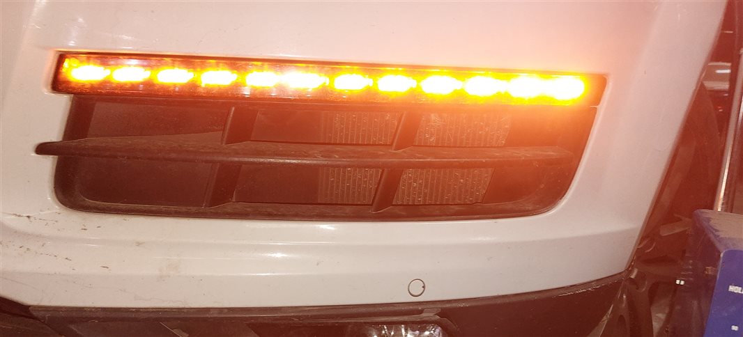 Thumbnail 2: 2010-2015 AUDI Q7 (4L) FRONT LEFT DRIVER TURN SIGNAL MARKER LIGHT LAMP (LED)