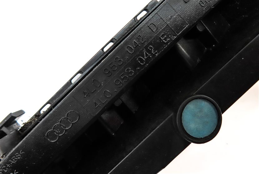 Thumbnail 7: 2010-2015 AUDI Q7 (4L) FRONT RIGHT PASSENGER TURN SIGNAL MARKER LIGHT LAMP (LED)