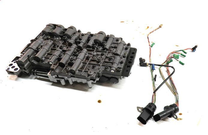 11-15 VW TOUAREG / AUDI Q7 (4L) 8 SPEED MHN AUTOMATIC TRANSMISSION VALVE BODY
