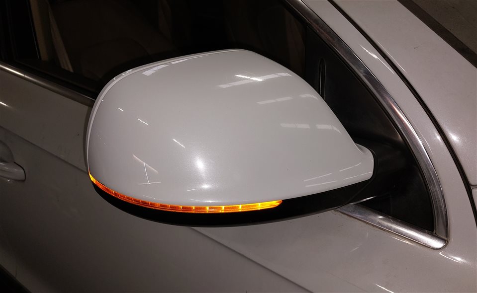 Thumbnail 2: 13-15 AUDI Q7 (4L) RIGHT P-FOLD MEMORY HEAT AUTODIM BLIND SPOT MIRROR (White)