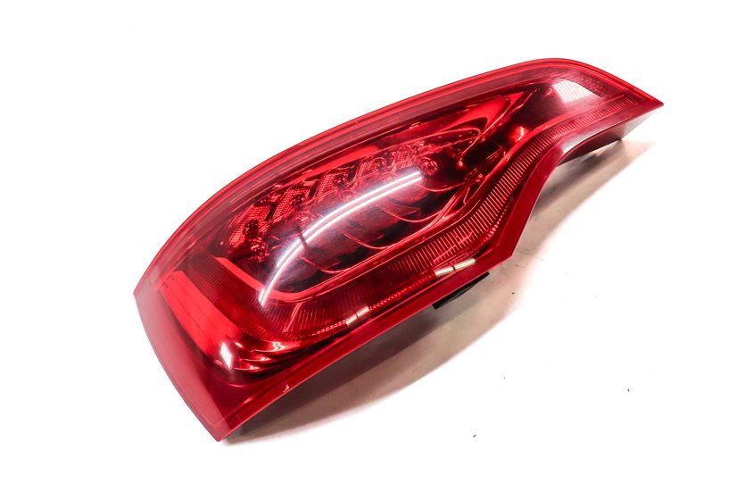 Thumbnail 4: 2010-2015 AUDI Q7 (4L) REAR LEFT DRIVER TAILLIGHT BRAKE LIGHT LAMP (LED)