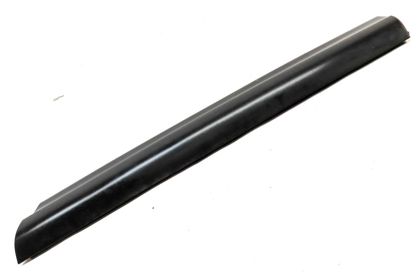 Thumbnail 3: 10-15 AUDI Q7 4L FRONT RIGHT PASSENGER LOWER DOOR TRIM MOULDING w/o SLINE BLACK