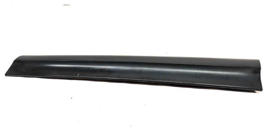 Thumbnail 4: 10-15 AUDI Q7 4L FRONT RIGHT PASSENGER LOWER DOOR TRIM MOULDING w/o SLINE BLACK