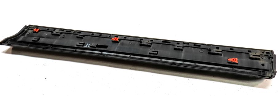 Thumbnail 7: 10-15 AUDI Q7 4L FRONT LEFT DRIVER LOWER DOOR TRIM MOULDING w/out SLINE (BLACK)