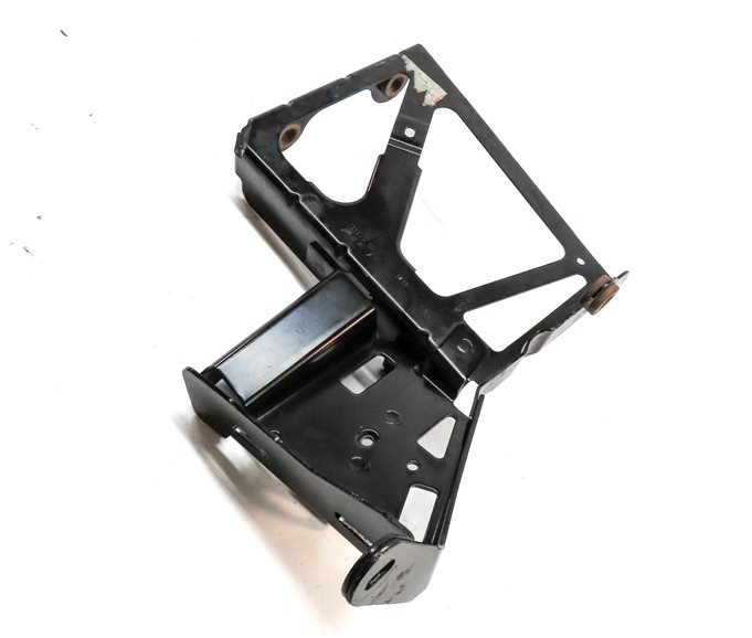 Thumbnail 3: 2019 AUDI S5 (B9) 3.0L (CWGD) ENGINE AUXILIARY RADIATOR SUPPORT BRACKET