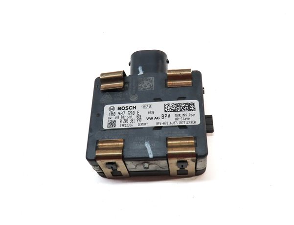 Thumbnail 2: 2017-2019 AUDI A4 (B9 8W) REAR LEFT BLIND SPOT ALERT RADAR SENSOR MODULE (SLAVE)