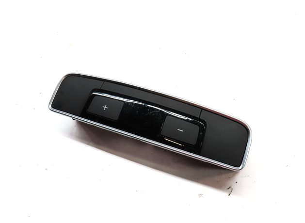 2019 AUDI S5 (B9) FRONT CENTER DASH CLIMATE CONTROL TEMPERATURE SELECT BUTTONS