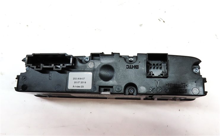 Thumbnail 5: 2019 AUDI S5 (B9) FRONT CENTER DASH CLIMATE CONTROL TEMPERATURE SELECT BUTTONS