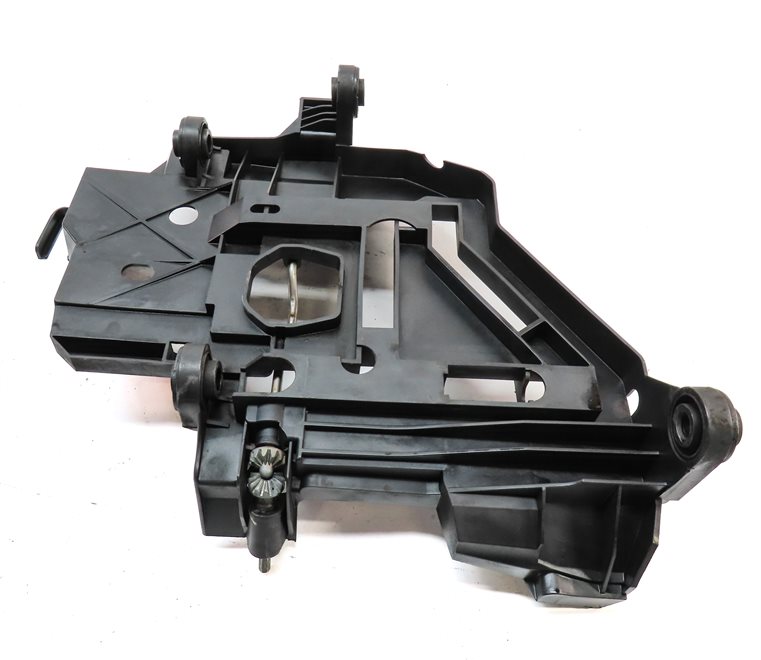 Thumbnail 6: 2004 PORSCHE CAYENNE (955) FRONT RIGHT PASSENGER HEADLIGHT LAMP MOUNT BRACKET