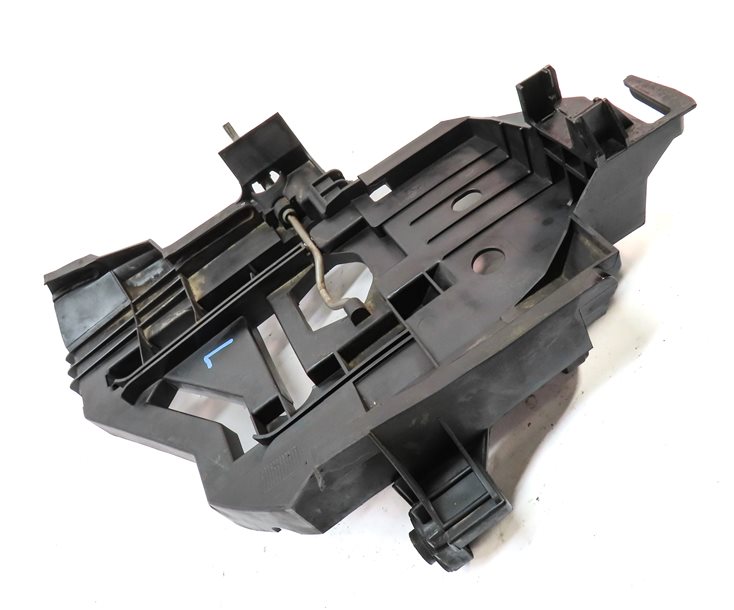 Thumbnail 3: 2004 PORSCHE CAYENNE (955) FRONT LEFT DRIVER HEADLIGHT LAMP MOUNT BRACKET