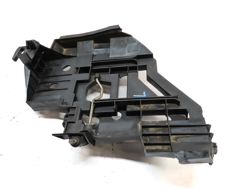 Thumbnail 5: 2004 PORSCHE CAYENNE (955) FRONT LEFT DRIVER HEADLIGHT LAMP MOUNT BRACKET