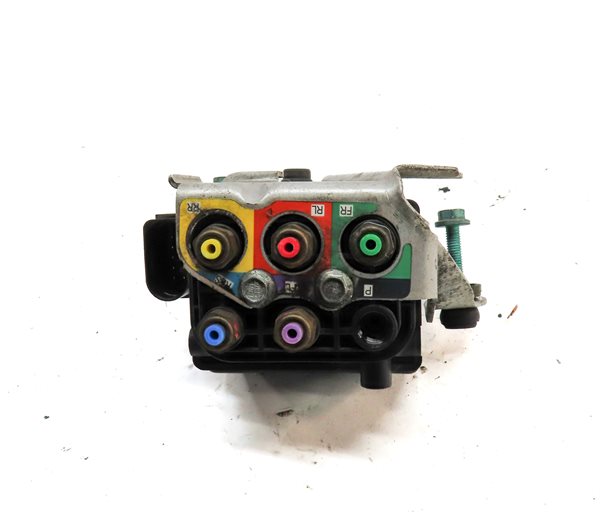 Thumbnail 2: 2004 PORSCHE CAYENNE (955) AIR SUSPENSION CONTROL VALVE BLOCK